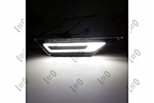 Side Marker Light LORO L18-140-002LED-2D 3