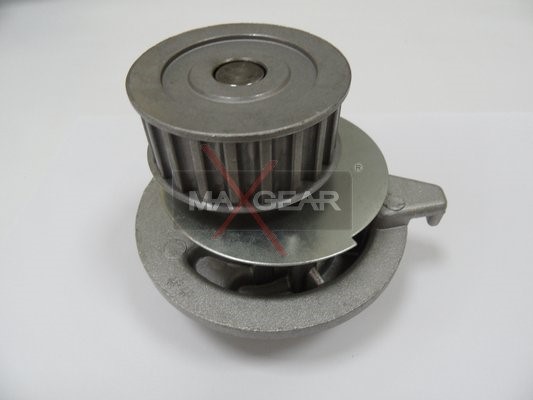 Water Pump, engine cooling MAXGEAR 470032 2