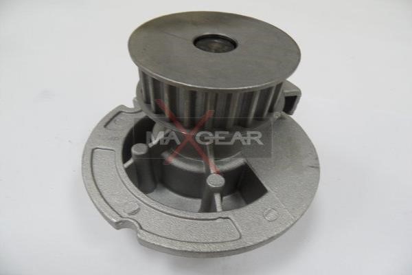 Water Pump, engine cooling MAXGEAR 470027
