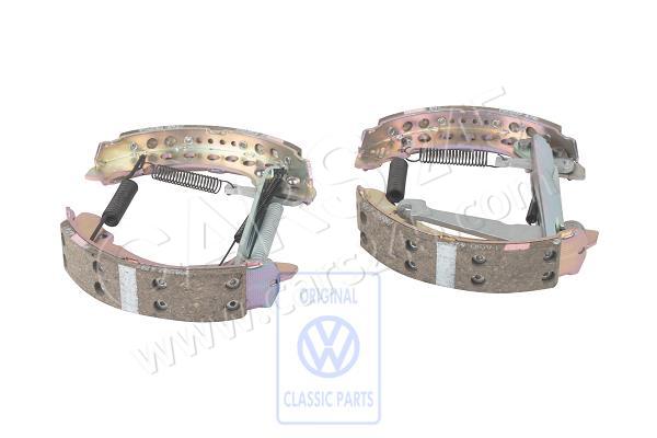 1 set: brake shoes with linings AUDI / VOLKSWAGEN 6E0698520X