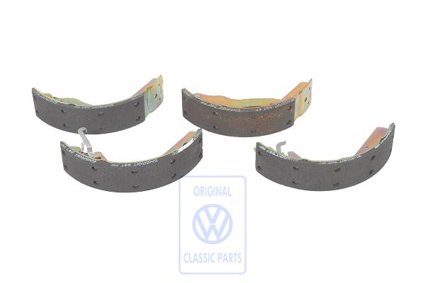 1 set: brake shoes with linings AUDI / VOLKSWAGEN 251698531LX