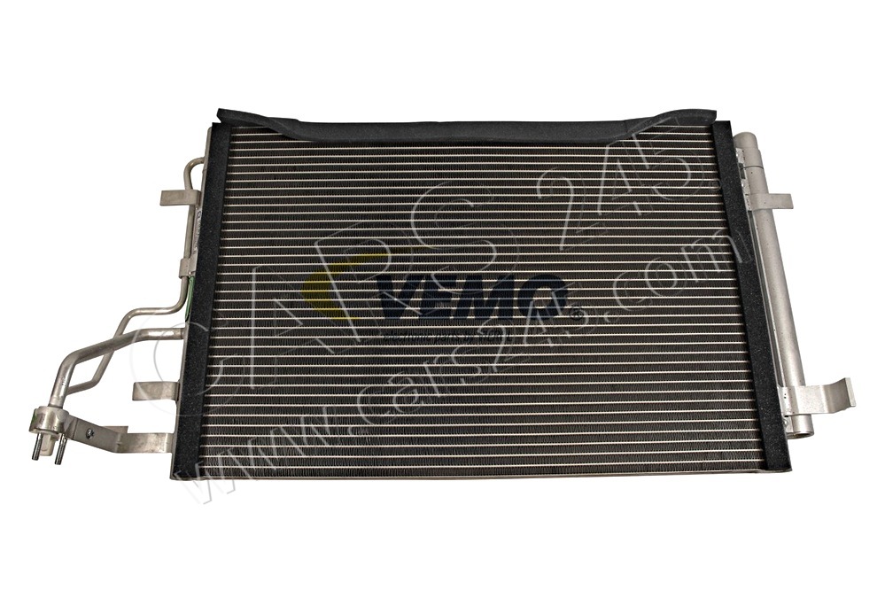 Condenser, air conditioning VEMO V52-62-0007